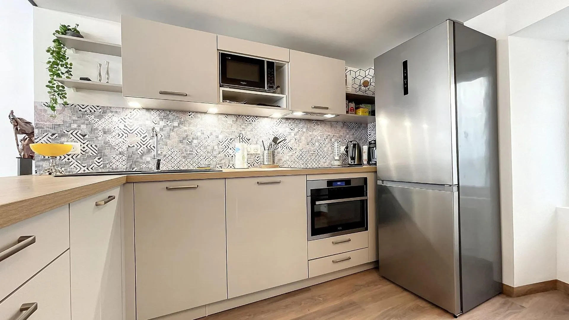 Charmante Chambre Beige Lumineuse Avec Salle D'Eau Privative A Saugues - Fr-1-582-497 France