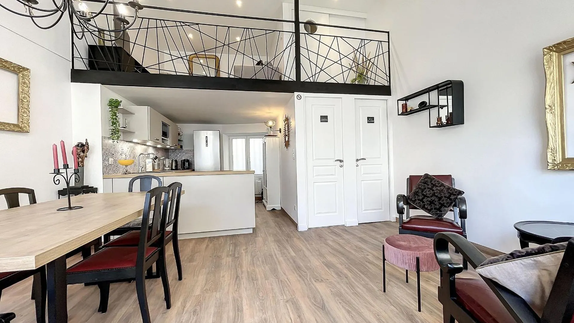 Charmante Chambre Beige Lumineuse Avec Salle D'Eau Privative A Saugues - Fr-1-582-497 Bed & Breakfast